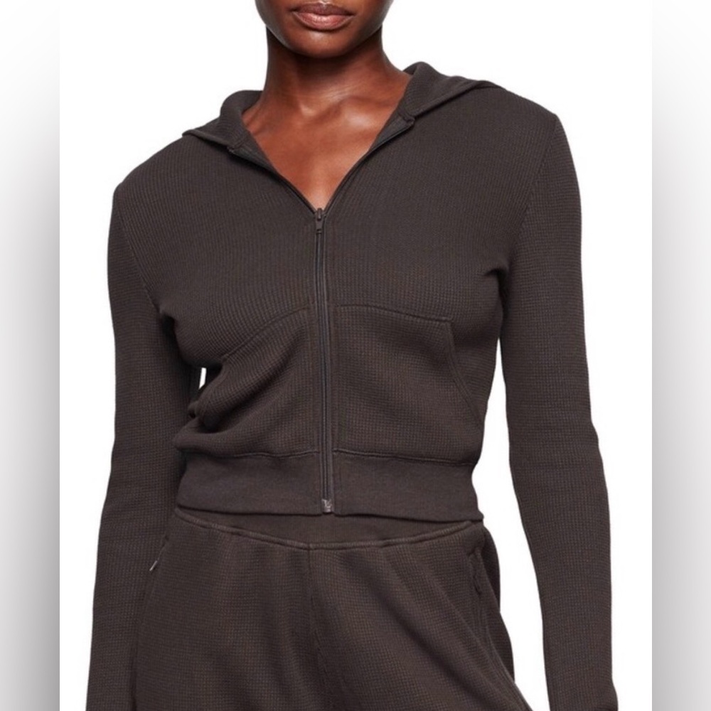 SKIMS Waffle Cropped Hoodie & Straight Leg Pant Set - Dark Chocolate - Picture 4 of 10